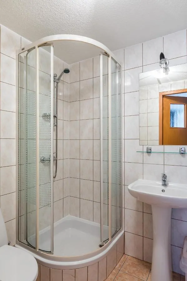 Willa Bialy Domek - 600M Krupowki Zakopane Bed & Breakfast